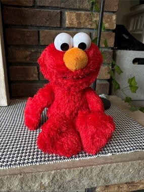 Plush Tickle Me Elmo